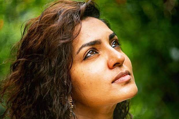 പുതുമുഖങ്ങൾക്ക് പ്രാമുഖ്യം ; നടി പാർവതിയും പരിഗണനയിൽ ? ; മലബാർ കോട്ട കാക്കാൻ എൽഡിഎഫ്