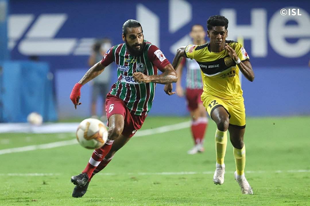 പത്ത് പേരായി ചുരുങ്ങിയിട്ടും ഉജ്ജ്വലമായി കളിച്ച് ഹൈദരാബാദ്; സമനിലയുമായി രക്ഷപ്പെട്ട് എടികെ മോഹൻ ബഗാൻ