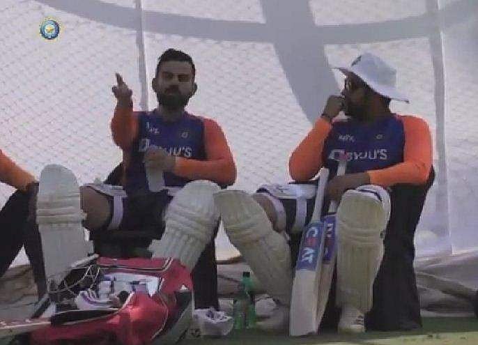 'പരസ്പരം ചിരിയില്ല, ഒരു സീറ്റിൽ ഇരിക്കില്ല, വെള്ളം പോലും കൊടുക്കില്ല'- കോഹ്‌ലിയും രോഹിതും മുട്ടന്‍ പിണക്കത്തിലെന്ന് ആരാധകര്‍