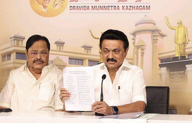എല്ലാ റേഷന്‍ കാര്‍ഡ് ഉടമകള്‍ക്കും 4000 രൂപ വീതം, പെട്രോള്‍ വില 5 രൂപ കുറയ്ക്കും, ഗ്യാസ് സിലിണ്ടറിന് 100 രൂപ സബ്‌സിഡി ; ജനകീയ വാഗ്ദാനങ്ങളുമായി ഡിഎംകെ