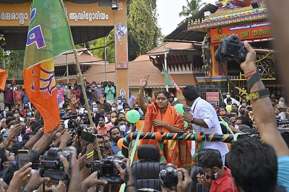 'കഴക്കൂട്ടത്ത് എത്തിയത് അസുര നിഗ്രഹത്തിന്; എല്‍ഡിഎഫ് സ്ഥാനാര്‍ത്ഥിയുടേത് വിശ്വാസികളുടെ വോട്ട് കിട്ടാനുള്ള കടകം മറിച്ചില്‍'- ശോഭ സുരേന്ദ്രന്‍