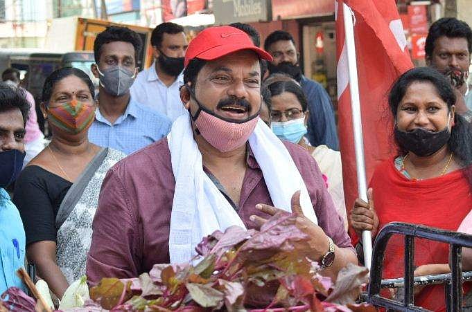 'ആ സ്ത്രീകൾ എന്റെ മണ്ഡലത്തിലുള്ളവർ അല്ല', ആരോപണവുമായി മുകേഷ് 