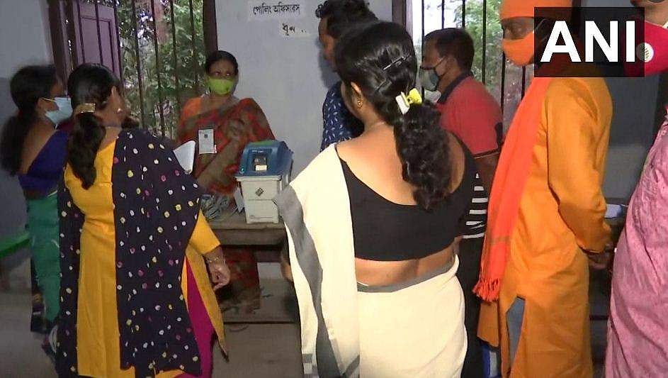 പശ്ചിമബംഗാളും അസമും പോളിങ് ബൂത്തിലേക്ക് ; ആദ്യഘട്ട വോട്ടെടുപ്പ് ഇന്ന്