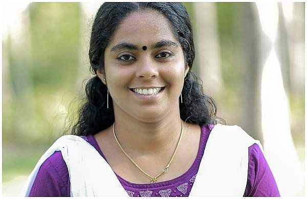 കായംകുളത്തെ യുഡിഎഫ് സ്ഥാനാര്‍ത്ഥി അരിത ബാബുവിന്റെ വീട് ആക്രമിച്ചെന്ന് പരാതി; സിപിഎമ്മുകാരെന്ന് യുഡിഎഫ്
