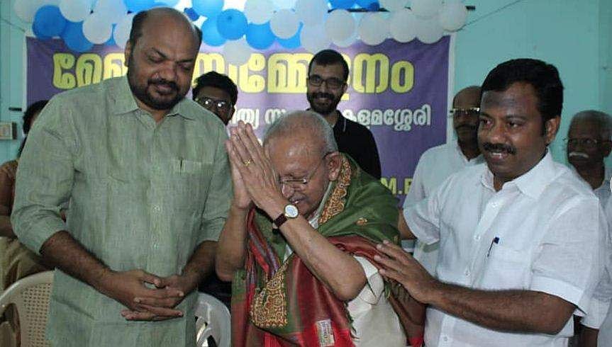 'സക്കീര്‍ ഹുസൈന്റെ ഗോഡ്ഫാദറെ കളമശ്ശേരിക്ക് വേണ്ട' ; പി രാജീവിനെതിരെ വീണ്ടും പോസ്റ്റര്‍