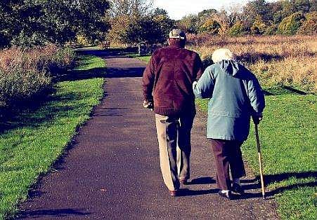 വധു: അധ്യാപിക വയസ് 73, വരന്‍:  എന്‍ജിനീയര്‍ വയസ് 69- പ്രായം ഒരു ഘടകമേ അല്ലെന്ന് പ്രഖ്യാപിച്ച് ഒരു കല്ല്യാണ ആലോചന