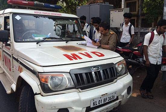 ഡ്രൈവിങ്‌, ഫിറ്റ്‌നസ്സ് പരിശോധനകള്‍ മാറ്റിവച്ചു