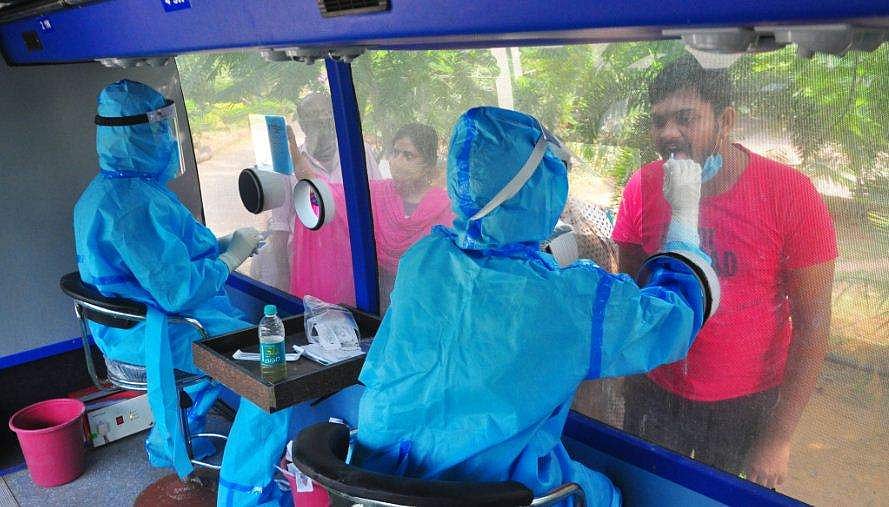 കോഴിക്കോട് ജില്ലയിൽ ഇന്ന് കടുത്ത നിയന്ത്രണം; അഞ്ച് ഇടങ്ങളിൽ മെ​ഗാ വാക്സിനേഷൻ ക്യാമ്പുകൾ