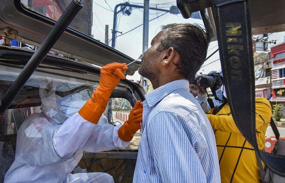 ഉത്തര്‍പ്രദേശില്‍ റെക്കോര്‍ഡ് രോഗികള്‍, പുതുതായി 27,426 പേര്‍ക്ക് വൈറസ് ബാധ; ചികിത്സയിലുള്ളവര്‍ ഒന്നരലക്ഷത്തിന് മുകളില്‍