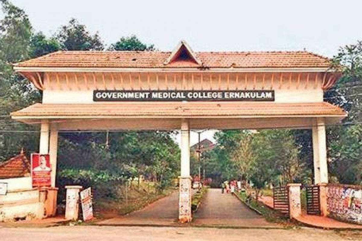 കളമശ്ശേരി മെഡിക്കല്‍ കോളജ് പൂര്‍ണ കോവിഡ് ആശുപത്രിയാക്കും; മറ്റു രോഗികളെ മാറ്റും