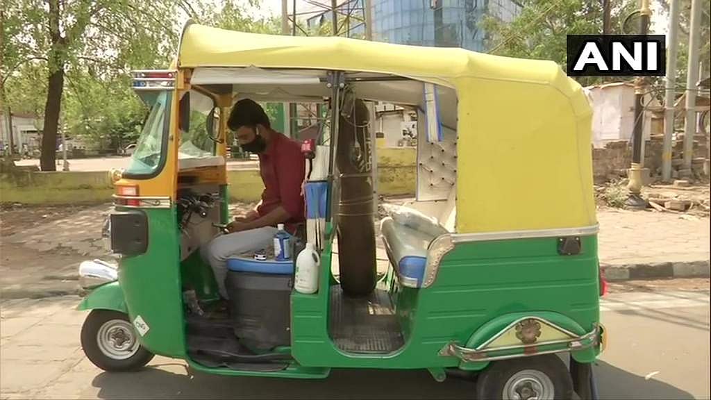 സൗജന്യമായി ആശുപത്രിയിലെത്തിക്കും; ഓട്ടോറിക്ഷ ആംബുലന്‍സാക്കി യുവാവ്