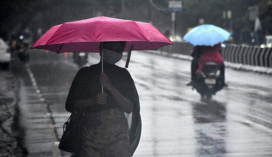 24 മണിക്കൂറിനുള്ളില്‍ ടൗട്ടേ ചുഴലിക്കാറ്റ്, തെക്കന്‍ കേരളത്തില്‍ അതിതീവ്രമഴ; റെഡ് അലര്‍ട്ട്, ജാഗ്രതാനിര്‍ദേശം