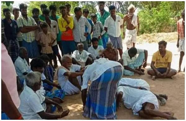 കോവിഡ് പ്രോട്ടോക്കോള്‍ ലംഘനം; നാട്ടുകൂട്ടത്തിന് മുന്നില്‍ ദലിതരെക്കൊണ്ട് മാപ്പ് പറയിപ്പിച്ചു, വിവാദം