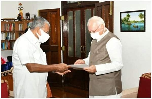 മന്ത്രിസഭാ രൂപീകരണം: പിണറായി ഗവര്‍ണറെ കണ്ടു