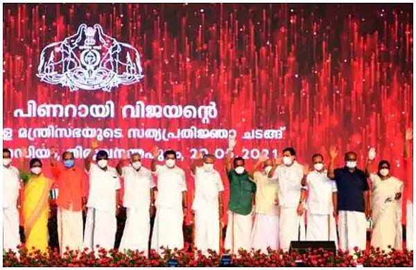 മന്ത്രിമാരുടെ ശമ്പളത്തില്‍ നിന്ന് പതിനായിരം രൂപവീതം ദുരിതാശ്വാസ നിധിയിലേക്ക് നല്‍കും