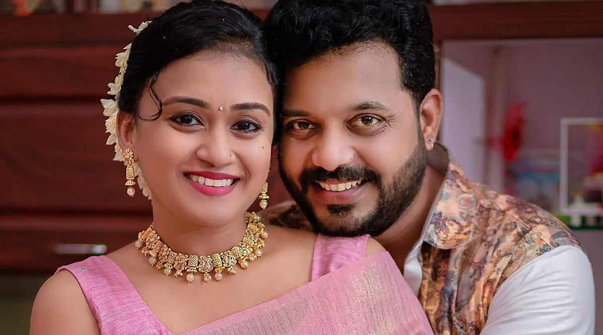 'വീട്ടു വാടക നൽകാൻ പോലും ബുദ്ധിമുട്ടുന്നു, സീരിയൽ ഷൂട്ടിങ് തുടങ്ങാൻ അനുവദിക്കണം'; മുഖ്യമന്ത്രിക്ക് കത്തയച്ച് നടൻ 