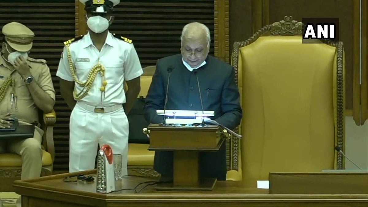 കോവിഡ് അസാധാരണ വെല്ലുവിളി, പ്രതിരോധത്തിന് ചെലവഴിച്ചത് 20,0000 കോടി, സൗജന്യ വാക്‌സിന് ആയിരം കോടി: ഗവര്‍ണറുടെ നയപ്രഖ്യാപന പ്രസംഗം 