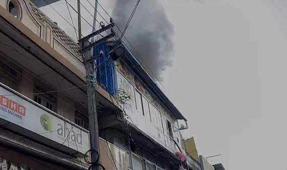 തിരുവനന്തപുരം ചാല മാര്‍ക്കറ്റില്‍ തീപിടിത്തം (വീഡിയോ)