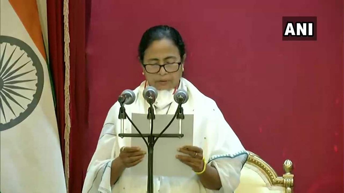 'ഹാട്രിക് ദീദി'; ബംഗാളില്‍ മമത ബാനര്‍ജി മുഖ്യമന്ത്രിയായി സത്യപ്രതിജ്ഞ ചെയ്തു