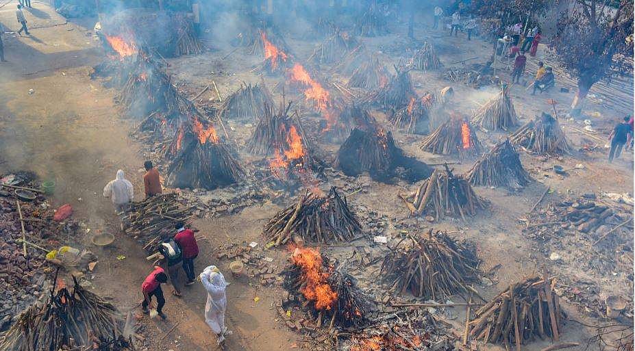 മൃതദേഹങ്ങള്‍ പത്തു മണിക്കൂറിനകം സംസ്‌കരിക്കുന്നുണ്ടെന്ന് ഉറപ്പാക്കണം, ബാഗില്‍നിന്നു പുറത്തെടുക്കരുത്; മാര്‍ഗ നിര്‍ദേശങ്ങള്‍