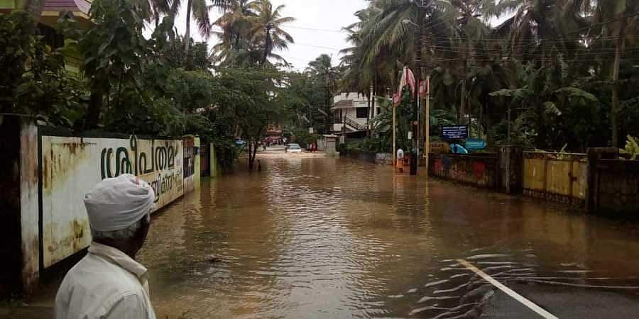 ഉരുൾപൊട്ടൽ; മീനച്ചിലാറ്റിലെ ജലനിരപ്പ് ഉയർന്നു, ആളുകളെ മാറ്റിപ്പാർപ്പിച്ചു