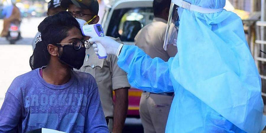 ബ്യൂട്ടീപാർലറും ജിമ്മും തുറക്കും, പകുതി യാത്രക്കാരുമായി ബസുകൾ; ലോക്ഡൗൺ നീട്ടി പശ്ചിമ ബംഗാൾ