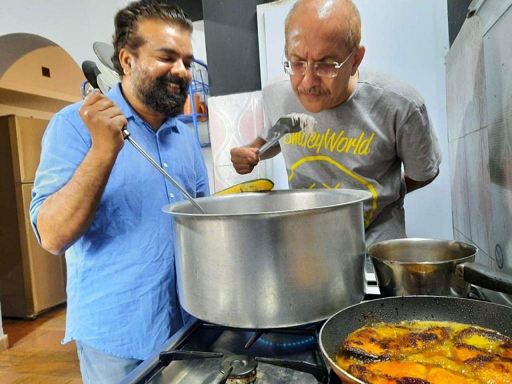 'വിരൽ പൊള്ളിയതും കണ്ണ് നിറഞ്ഞതും എനിക്കു മാത്രമുള്ള സ്വാദായ് മാറി നിൽക്കും'- പാചകാനുഭവം പങ്കിട്ട് രഘുനാഥ് പലേരി
