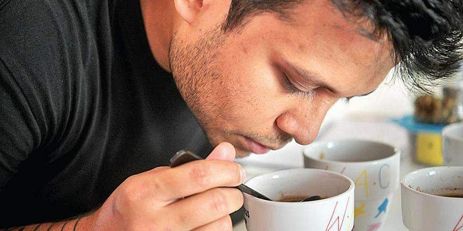 എന്നും ഒരു കപ്പ് കാപ്പി, കോവിഡ് അകറ്റിനിര്‍ത്തുമെന്ന് പഠനം 