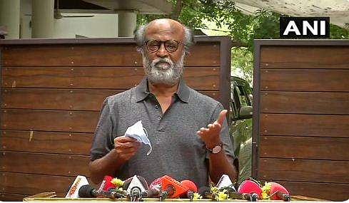 മക്കള്‍ മന്‍ട്രം പിരിച്ചുവിട്ടു  ; ഇനി രാഷ്ട്രീയത്തിലേക്കില്ലെന്ന് രജനീകാന്ത്