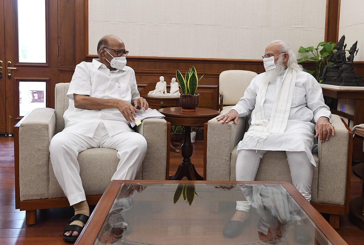 മോദിയുമായി ചര്ച്ച നടത്തി പവാര്; കൂടിക്കാഴ്ച നീണ്ടത് ഒരുമണിക്കൂറിനടുത്ത്, ചിത്രം പങ്കുവച്ച് പ്രധാനമന്ത്രിയുടെ ഓഫീസ്