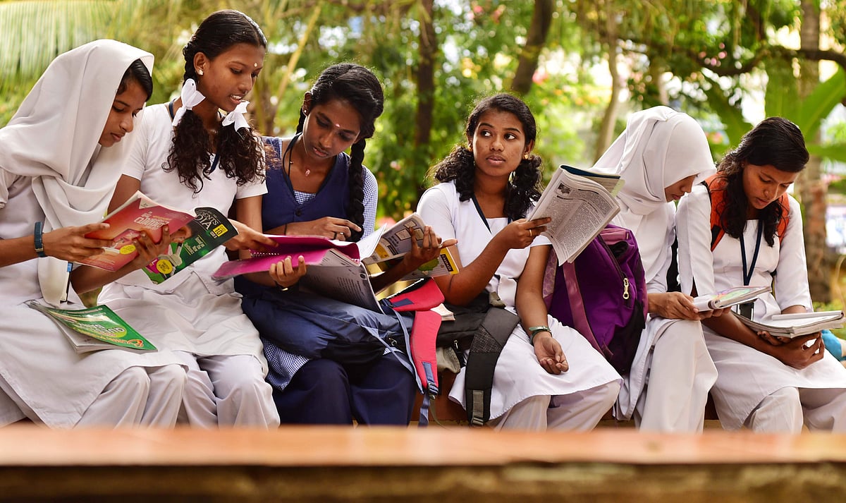 പാഠ്യപദ്ധതി പൊളിച്ചെഴുതുമ്പോള്‍