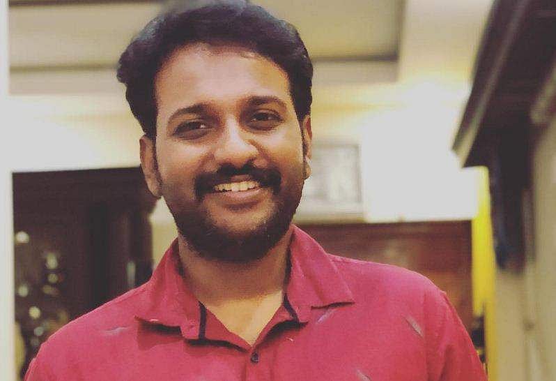 എന്റെ  ഉമ്മ റഹ്മ, പേര് മാറ്റിയിട്ട് 45 വർഷമായി, ലൈക് കൂട്ടാൻ മതം വലിച്ചിടരുത്; നജിം അർഷാദ്