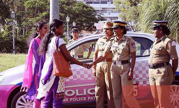 രഹസ്യ കണ്ണുമായി 'റോമിയോ', സാമൂഹിക വിരുദ്ധരെ കണ്ടെത്താന്‍ 'ഷാഡോ' ; സ്ത്രീ സുരക്ഷയ്ക്ക് പൊലീസിന്റെ പിങ്ക് പ്രൊട്ടക്ഷന്‍ ഇന്നുമുതല്‍