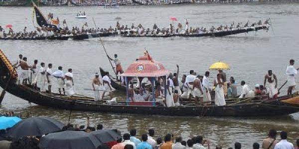 ആറന്മുള ഉത്രട്ടാതി വള്ളം കളി മത്സരമായി നടത്തില്ല; 40 പേരെ പങ്കെടുപ്പിച്ച് തിരുവോണ തോണി വരവേൽപ്പ്