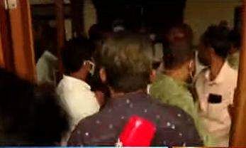 ഐഎന്‍എല്‍ യോഗത്തില്‍ കൂട്ടത്തല്ല്;  പൊലീസ് അകമ്പടിയോടെ മന്ത്രി പുറത്തിറങ്ങി; ഹോട്ടലിന് പുറത്ത് സംഘടിച്ച് പ്രവര്‍ത്തകര്‍