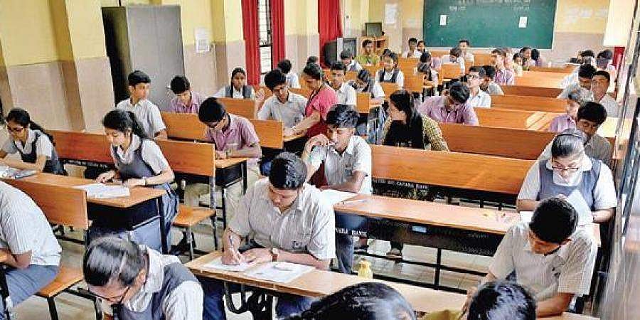 സ്‌കൂള്‍ എപ്പോള്‍ തുറക്കാം; അധ്യാപകരില്‍ നിന്നും രക്ഷിതാക്കളില്‍ നിന്നും അഭിപ്രായം തേടി ഡല്‍ഹി സര്‍ക്കാര്‍
