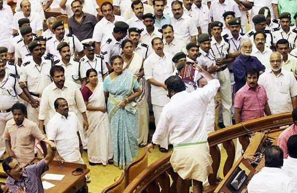 'കോണ്‍ഗ്രസ് എംഎല്‍എയുടെ കൈപ്പിടിയില്‍ നിന്ന് രക്ഷപ്പെടാന്‍ കൈക്ക് കടിച്ചു; ശിവന്‍കുട്ടി ബോധം കെട്ടുവീണു'; ന്യായീകരണവുമായി ഇപി ജയരാജന്‍
