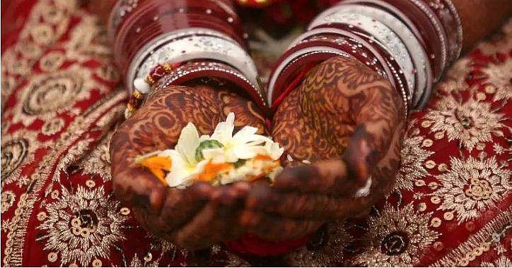 കുഞ്ഞിനെ ഭ്രൂണഹത്യ ചെയ്യാൻ നിർബന്ധിച്ചു, ഭർതൃവീട്ടിൽ നിന്ന് തല്ലിപ്പുറത്താക്കി; സ്ത്രീധനത്തിന്റെ പേരിൽ പീഡനം, പരാതി