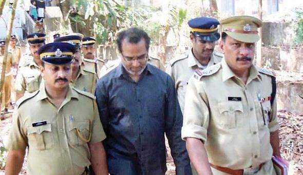ഫാ. റോബിനെ വിവാഹം കഴിക്കാന്‍ അനുവദിക്കണം, ജാമ്യം നല്‍കണം; കൊട്ടിയൂര്‍ പീഡനക്കേസിലെ പെണ്‍കുട്ടി സുപ്രീം കോടതിയില്‍