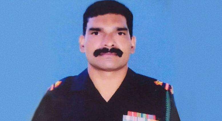 കശ്മീരിൽ ഭീകരരുമായി ഏറ്റുമുട്ടൽ : മലയാളി അടക്കം രണ്ടു ജവാൻമാർക്ക് വീരമൃത്യു