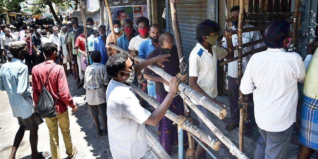മദ്യം വാങ്ങാന്‍ നാളെ മുതല്‍ ആര്‍ടിപിസിആര്‍ ടെസ്‌റ്റോ, വാക്‌സിന്‍ സര്‍ട്ടിഫിക്കറ്റോ നിര്‍ബന്ധം