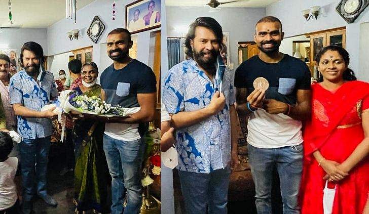 'ഒളിംപിക്സിൽ മെഡൽ വാങ്ങിയപ്പോൾ പോലും ഇത്രയും കൈ വിറച്ചിട്ടില്ല', ശ്രീജേഷിനെ കാണാൻ വീട്ടിലെത്തി മമ്മൂട്ടി; ചിത്രങ്ങൾ