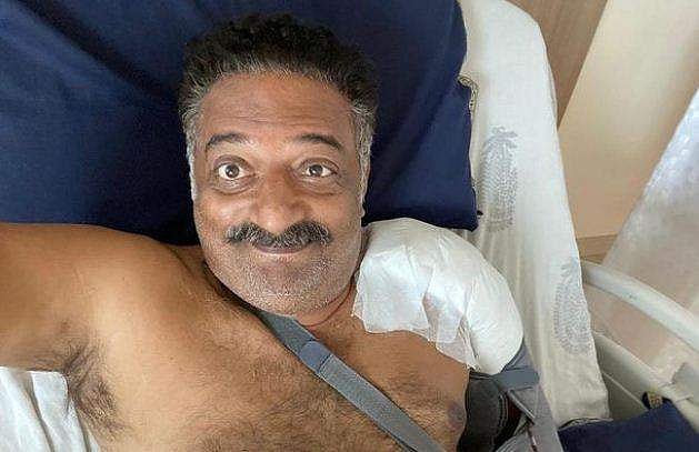 'ദി ഡെവിൾ ഈസ് ബാക്ക്, ശസ്ത്രക്രിയ വിജയകരം'; ആശുപത്രിയിൽ നിന്നുള്ള ചിത്രവുമായി പ്രകാശ് രാജ്