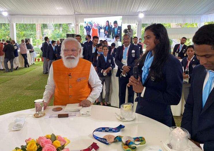സിന്ധുവിനൊപ്പം ഐസ്ക്രീം, വാക്ക് പാലിച്ച് പ്രധാനമന്ത്രി 