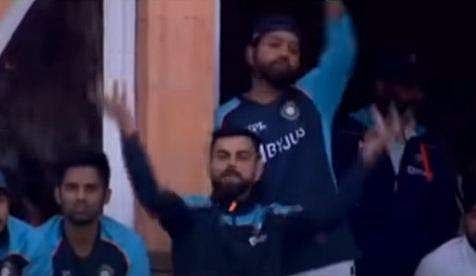 'വെട്ടവും വെളിച്ചവും ഒന്നുമില്ല, കളി നിർത്തു!'- പൊട്ടിത്തെറിച്ച് കോഹ്‌ലി, ഒപ്പം ചേർന്ന് രോഹിതും; വീഡിയോ വൈറൽ