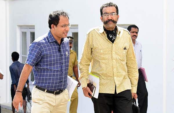 ‘‘സര്‍ ഒമ്പതര മണിയേ ആയിട്ടുണ്ടായിരുന്നുള്ളൂ, അതുകൊണ്ടാണു ഞാന്‍ ഒറ്റയ്ക്ക്...’’