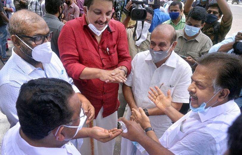 ആര്‍എസ്പിയും ഇടയുന്നു ; യുഡിഎഫ് യോഗങ്ങളില്‍ നിന്നു വിട്ടുനില്‍ക്കും