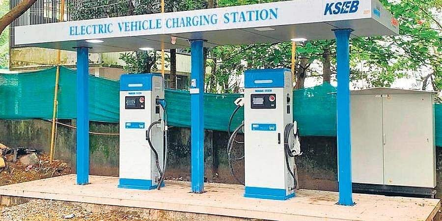സൗജന്യ ഇ വെഹിക്കിള് റിച്ചാര്ജ് കെഎസ്ഇബി നിര്ത്തുന്നു; യൂണിറ്റിന് 15 രൂപ ഈടാക്കും