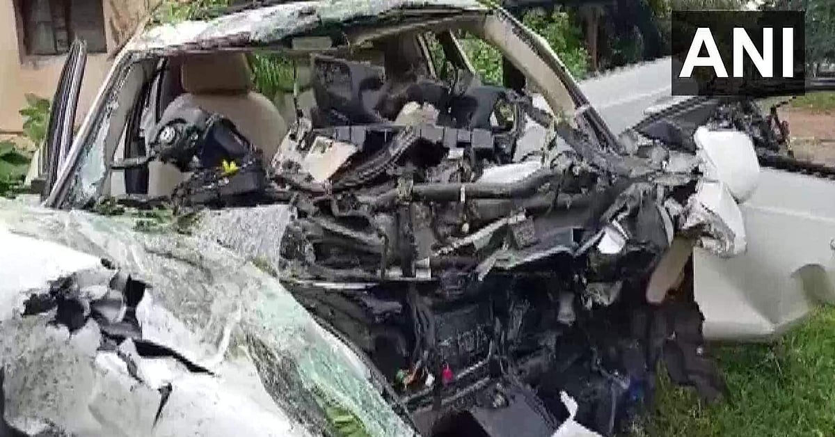 എയര്ബാഗ് പ്രവര്ത്തിച്ചില്ല, നിയന്ത്രണം വിട്ട കാര് വൈദ്യുതി പോസ്റ്റിലിടിച്ചു; എംഎല്എയുടെ മകന് ഉള്പ്പെടെ ഏഴുപേര് മരിച്ചു, അപകടത്തില്പ്പെട്ടവരില് മലയാളിയും - വീഡിയോ