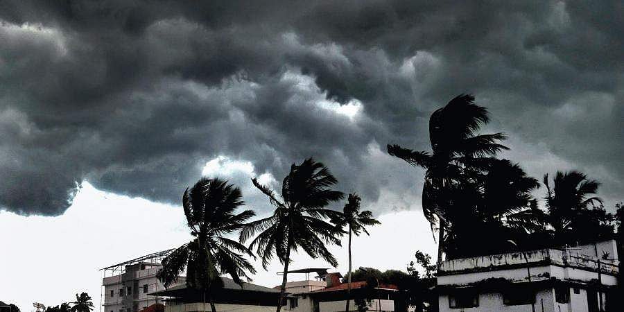 ശക്തമായ മഴയും കാറ്റും; ഇന്ന് പത്ത് ജില്ലകളിൽ യെല്ലോ അലർട്ട് 
